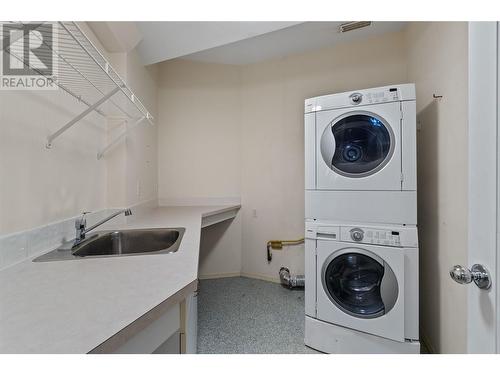 2592 Alpen Paradies Road Unit# 10, Blind Bay, BC - Indoor Photo Showing Laundry Room