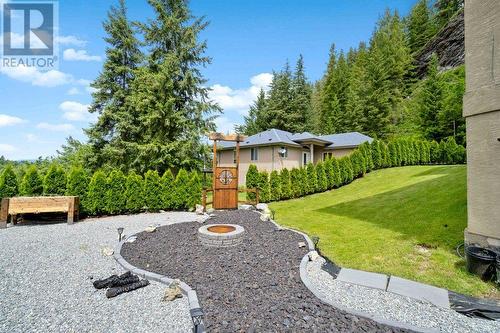 2592 Alpen Paradies Road Unit# 10, Blind Bay, BC - Outdoor