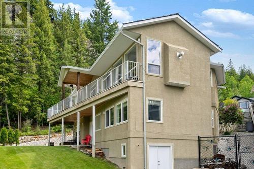 2592 Alpen Paradies Road Unit# 10, Blind Bay, BC - Outdoor With Exterior