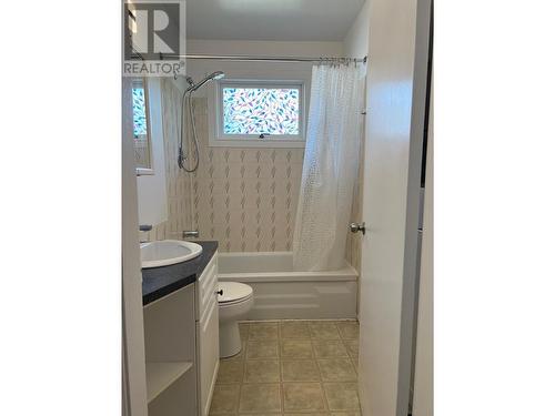 293 Poplar Street, Kamloops, BC - Indoor Photo Showing Bathroom