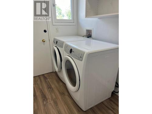 293 Poplar Street, Kamloops, BC - Indoor Photo Showing Laundry Room