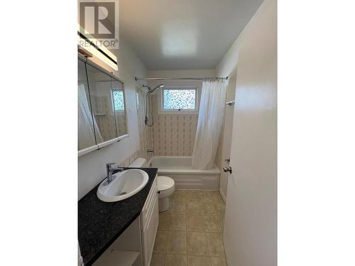 293 Poplar Street, Kamloops, BC - Indoor Photo Showing Bathroom