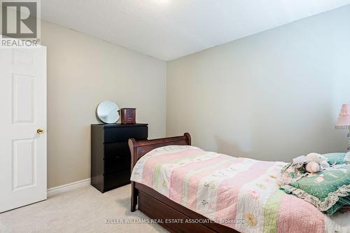 35 Treanor Crescent, Halton Hills, ON - Indoor Photo Showing Bedroom