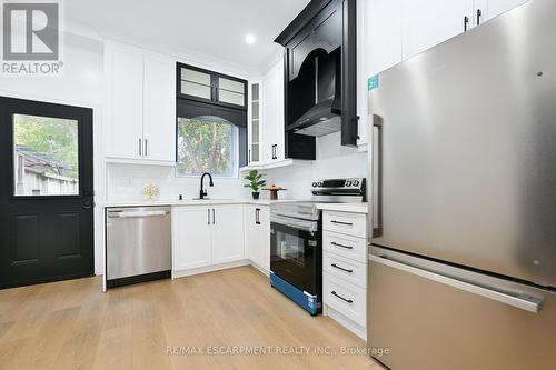 58 Gibson Avenue, Hamilton, ON - Indoor Photo Showing Kitchen