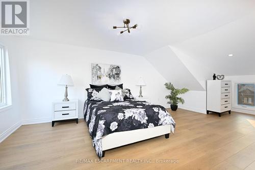 58 Gibson Avenue, Hamilton, ON - Indoor Photo Showing Bedroom