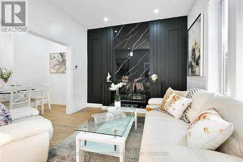 58 Gibson Avenue, Hamilton, ON - Indoor Photo Showing Living Room