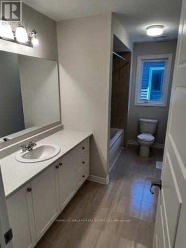 757 Derreen Avenue, Ottawa, ON - Indoor Photo Showing Bathroom