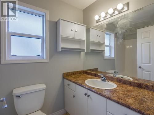 1840 Oliver Ranch Road Unit# 7, Okanagan Falls, BC - Indoor Photo Showing Bathroom