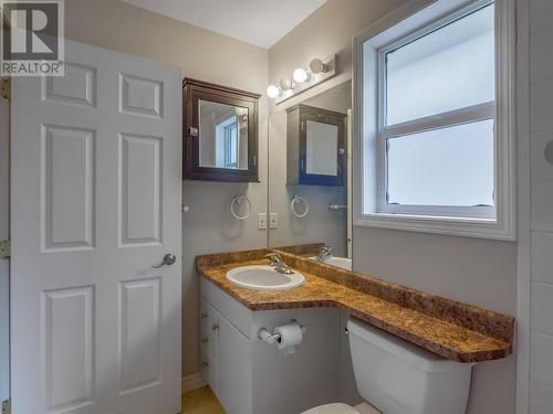 1840 Oliver Ranch Road Unit# 7, Okanagan Falls, BC - Indoor Photo Showing Bathroom