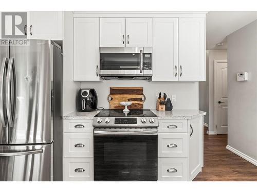 1404 41 Avenue, Vernon, BC - Indoor Photo Showing Kitchen