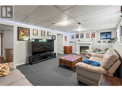 1404 41 Avenue, Vernon, BC - Indoor Photo Showing Living Room With Fireplace