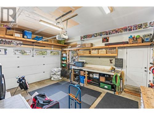 1404 41 Avenue, Vernon, BC - Indoor Photo Showing Garage