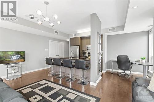 242 Rideau Street Unit#2409, Ottawa, ON - Indoor Photo Showing Living Room