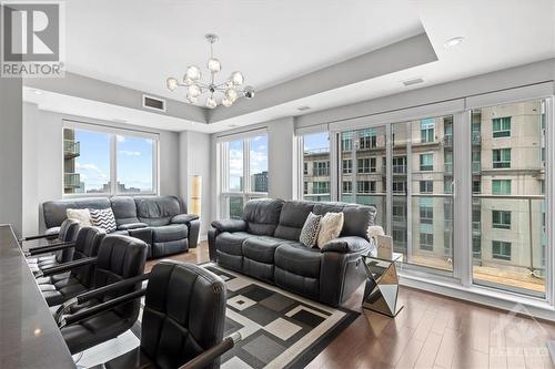 242 Rideau Street Unit#2409, Ottawa, ON - Indoor Photo Showing Living Room