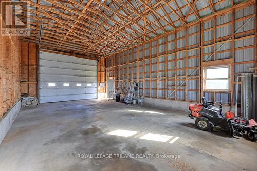 684284 Road 68 Road, Zorra, ON - Indoor Photo Showing Garage