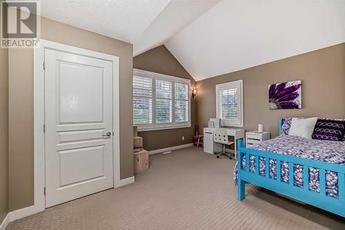 11 Crestridge Way Sw, Calgary, AB - Indoor Photo Showing Bedroom