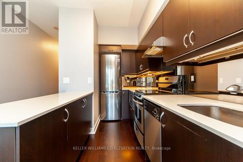 916 - 320 Richmond Street E, Toronto, ON - Indoor Photo Showing Kitchen