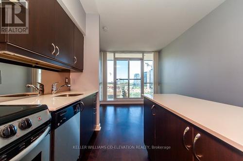 916 - 320 Richmond Street E, Toronto, ON - Indoor Photo Showing Kitchen With Stainless Steel Kitchen