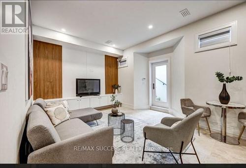 94 Marilake Drive, Toronto, ON - Indoor Photo Showing Living Room