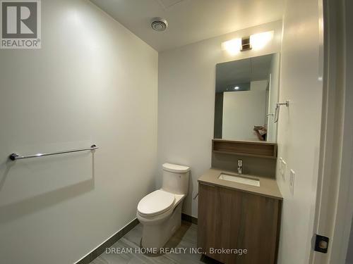 4108 - 950 Portage Parkway, Vaughan, ON - Indoor Photo Showing Bathroom