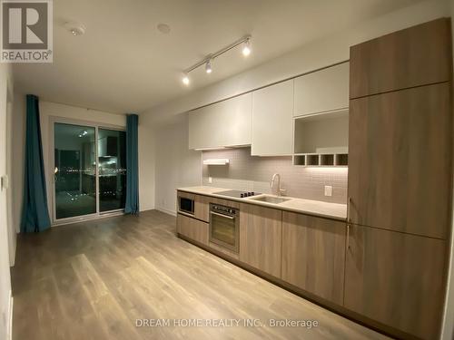 4108 - 950 Portage Parkway, Vaughan, ON - Indoor Photo Showing Kitchen With Double Sink