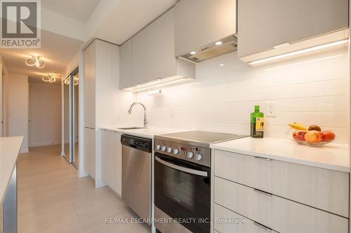 2302 - 30 Gibbs Road, Toronto, ON - Indoor Photo Showing Kitchen With Upgraded Kitchen