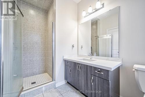 40 Conklin Crescent, Aurora, ON - Indoor Photo Showing Bathroom