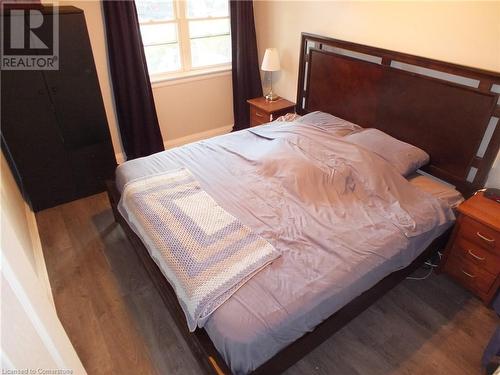 101 Albany Avenue, Hamilton, ON - Indoor Photo Showing Bedroom