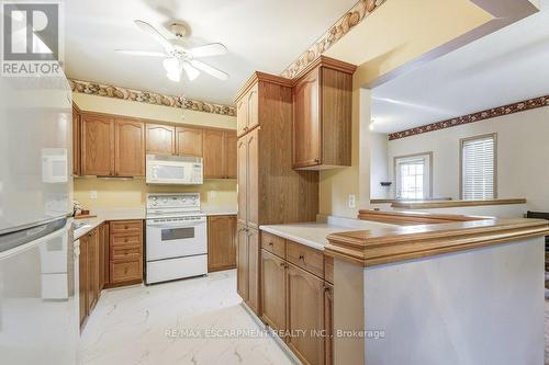 192 Silverbirch Boulevard, Hamilton, ON - Indoor Photo Showing Kitchen