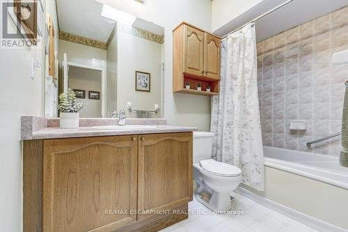 192 Silverbirch Boulevard, Hamilton, ON - Indoor Photo Showing Bathroom