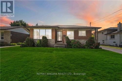 6702 Margaret Street, Niagara Falls, ON - Outdoor