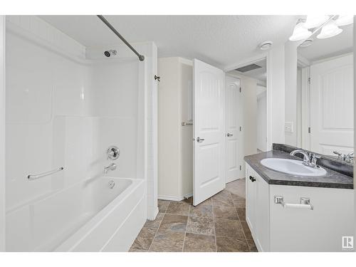 #73 604 62 St Sw, Edmonton, AB - Indoor Photo Showing Bathroom