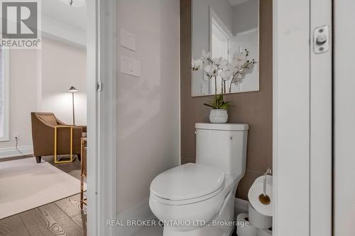 869 Clark Avenue W, Vaughan, ON - Indoor Photo Showing Bathroom