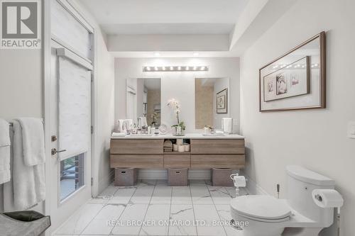 869 Clark Avenue W, Vaughan, ON - Indoor Photo Showing Bathroom