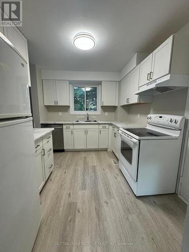 25 Chaucer Crescent, Barrie, ON - Indoor Photo Showing Kitchen With Double Sink