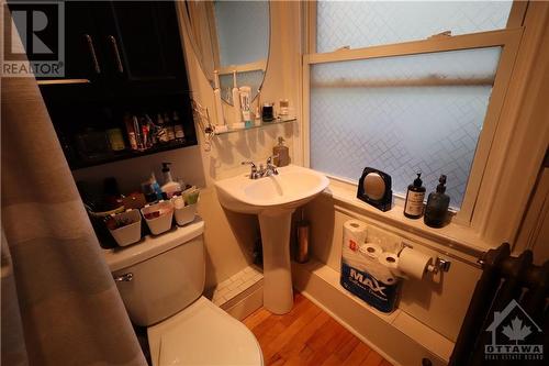 469 Wilbrod Street Unit#1, Ottawa, ON - Indoor Photo Showing Bathroom