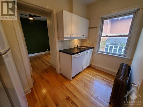 469 Wilbrod Street Unit#1, Ottawa, ON - Indoor Photo Showing Kitchen