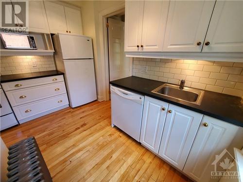 469 Wilbrod Street Unit#1, Ottawa, ON - Indoor Photo Showing Kitchen