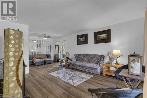 24 Stanley Street, Tiverton, ON - Indoor Photo Showing Living Room