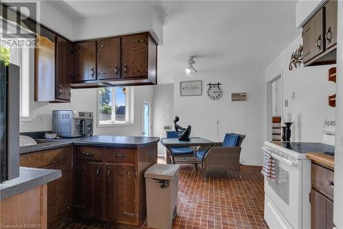 24 Stanley Street, Tiverton, ON - Indoor Photo Showing Kitchen