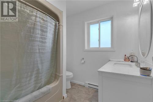 24 Stanley Street, Tiverton, ON - Indoor Photo Showing Bathroom