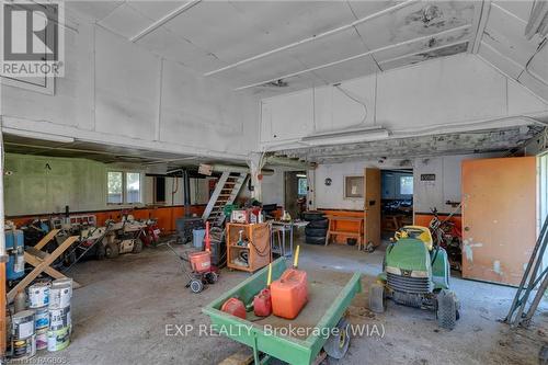 24 Stanley Street, Kincardine, ON - Indoor Photo Showing Garage