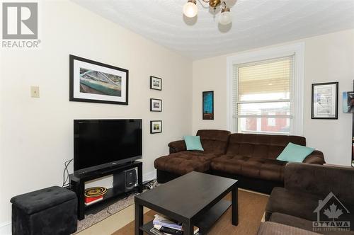 Unit2-Living - 219 Arlington Avenue, Ottawa, ON - Indoor Photo Showing Living Room