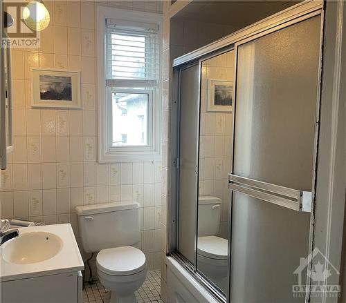 219 Arlington Avenue, Ottawa, ON - Indoor Photo Showing Bathroom