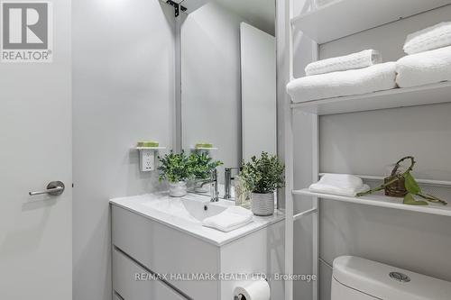 502 - 533 Richmond Street W, Toronto, ON - Indoor Photo Showing Bathroom