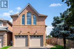 5875 MERSEY STREET  Mississauga, ON L5V 1V9