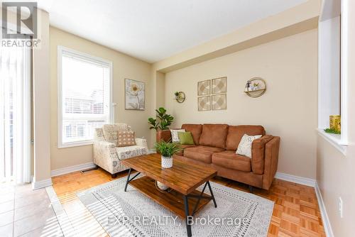 93 Nathaniel Crescent, Brampton, ON - Indoor Photo Showing Living Room