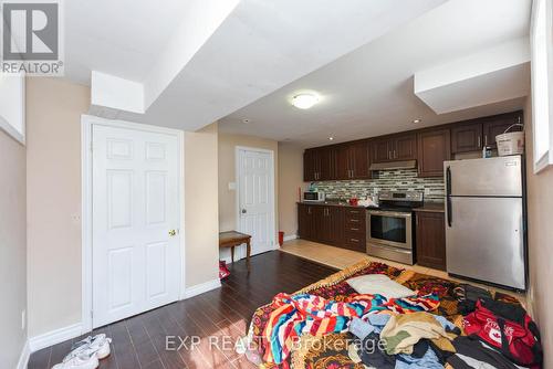 93 Nathaniel Crescent, Brampton, ON - Indoor Photo Showing Kitchen