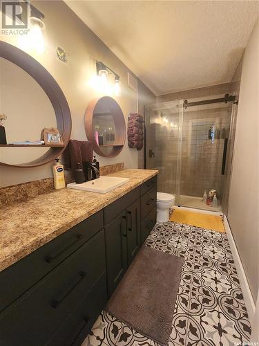 Schenher Acreage, Weyburn Rm No. 67, SK - Indoor Photo Showing Bathroom