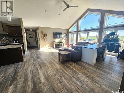 Schenher Acreage, Weyburn Rm No. 67, SK - Indoor